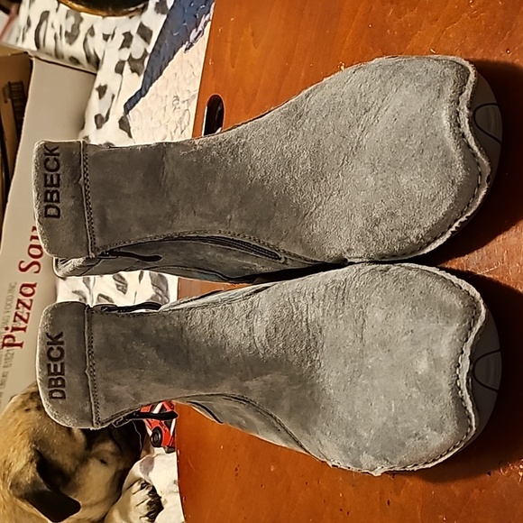 Size 8.5 Dbeck shoes/boots - Picture 3 of 6
